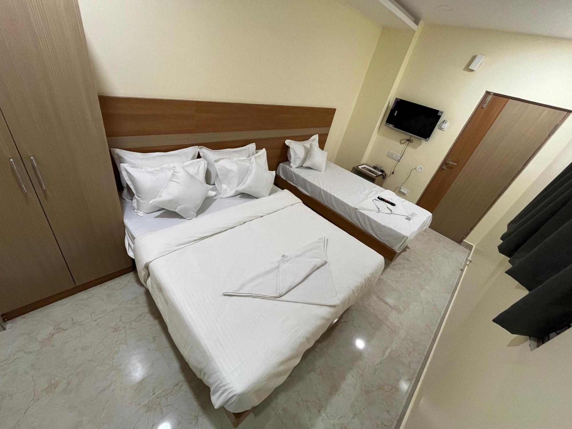 Hotel Elite Swagath Grand Хайдарабад Экстерьер фото